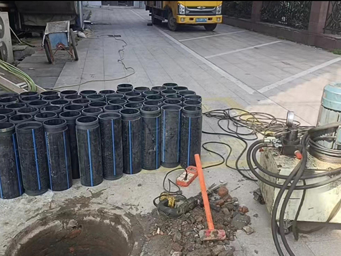 南浔PE置换管厂家 DN315置换管 非开挖管短管置换